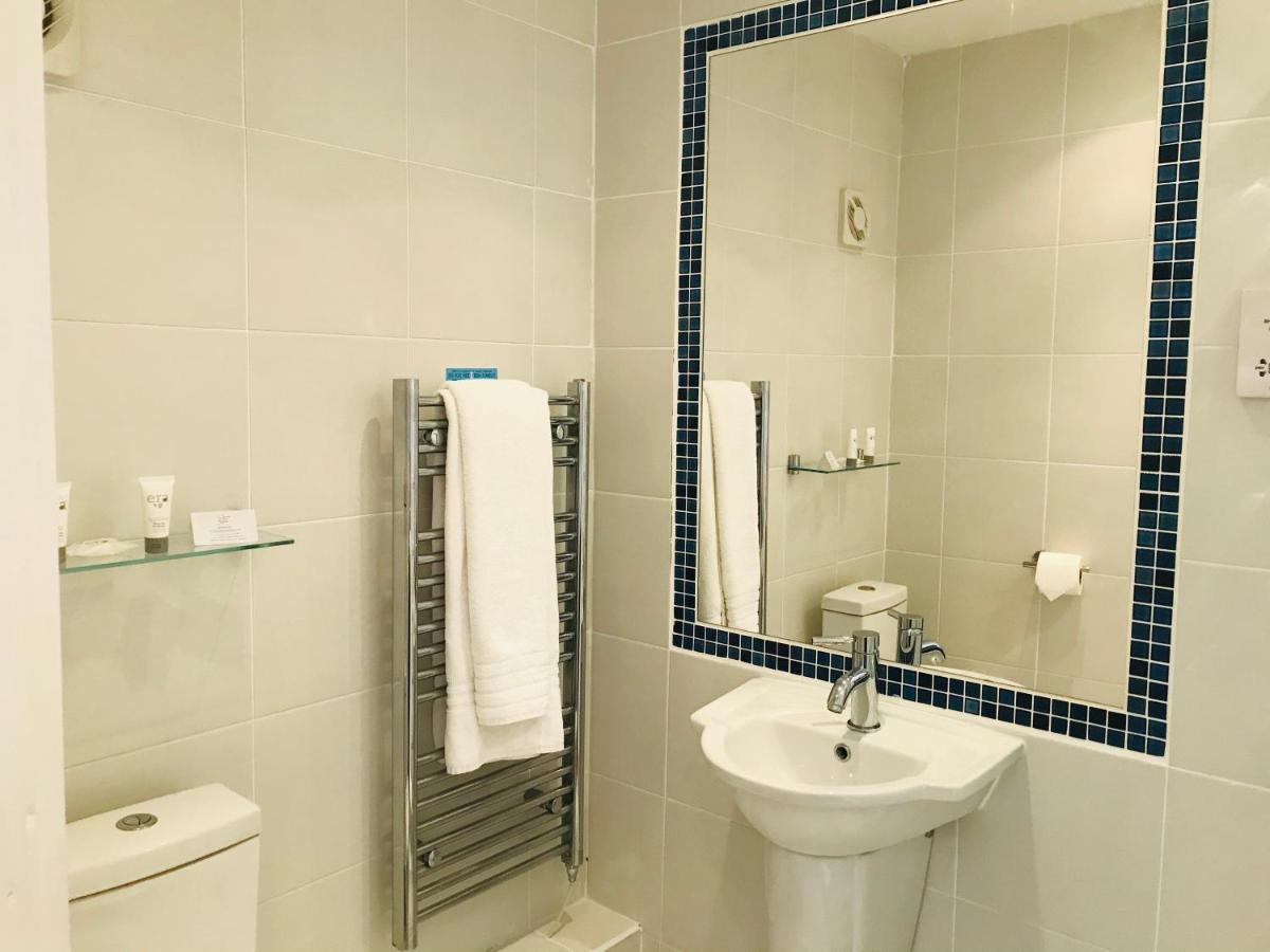 Clarence Court Hotel Cheltenham Dış mekan fotoğraf