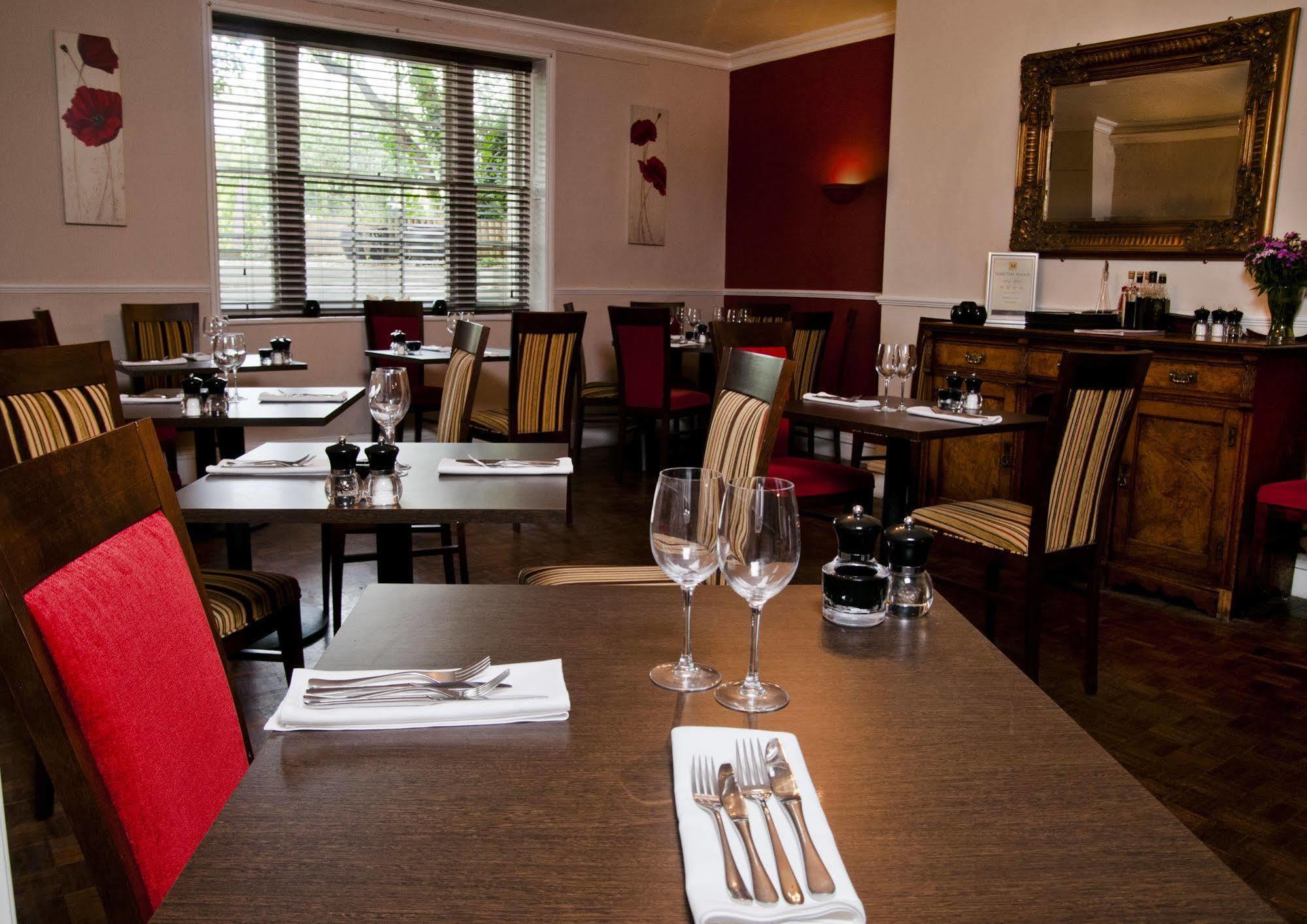 Clarence Court Hotel Cheltenham Dış mekan fotoğraf