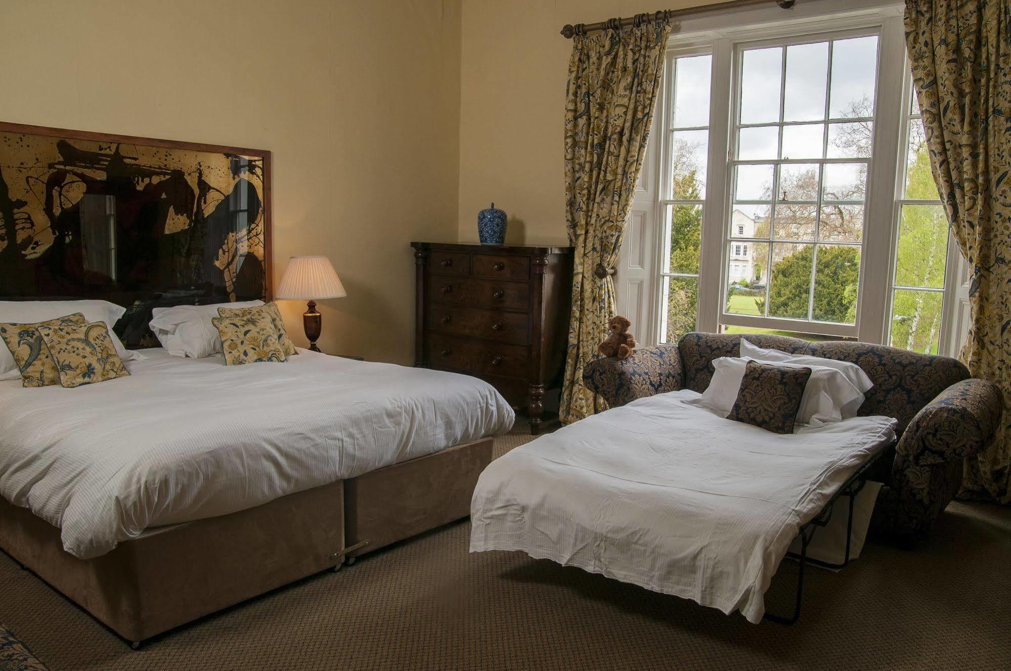 Clarence Court Hotel Cheltenham Dış mekan fotoğraf