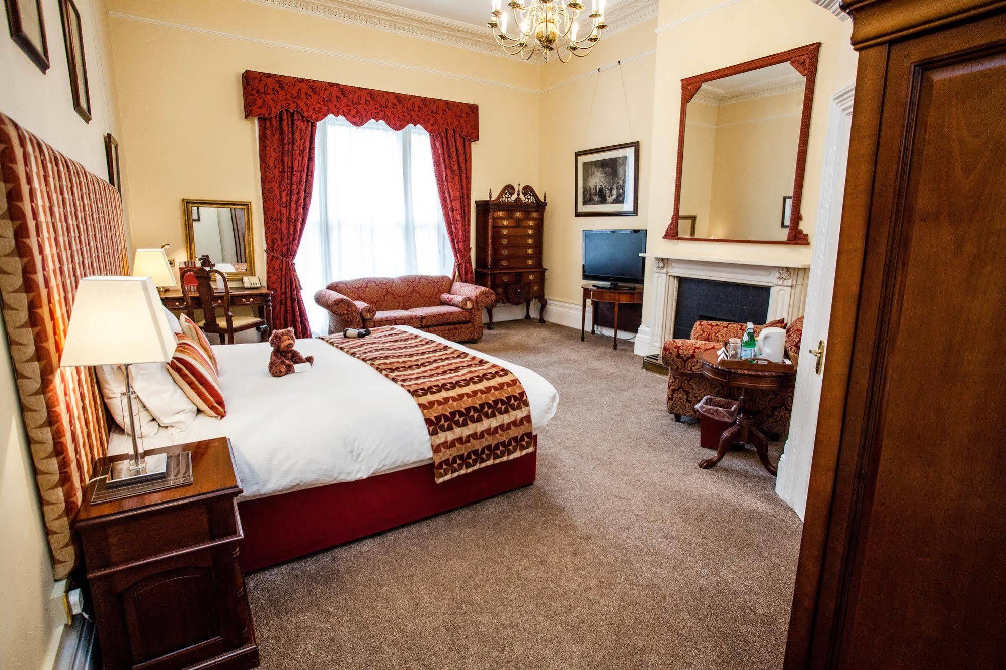 Clarence Court Hotel Cheltenham Dış mekan fotoğraf